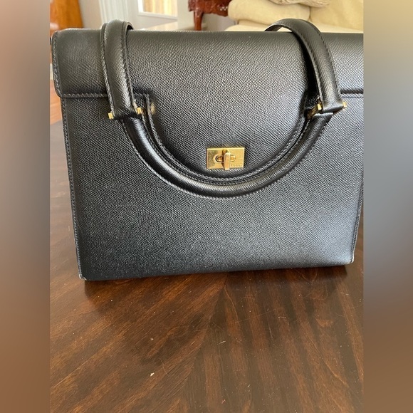 Bally/ Bages women: Bally top handed black hand bag made of Italian leather . - Picture 4 of 6